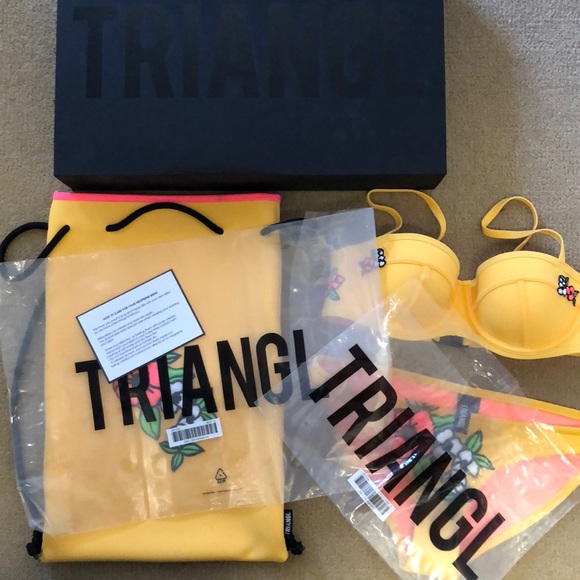Triangl Devon Bikini Top and the bag - Picture 6 of 6